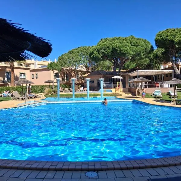 2 bed appartment, close to the beach, hotel en Albufeira