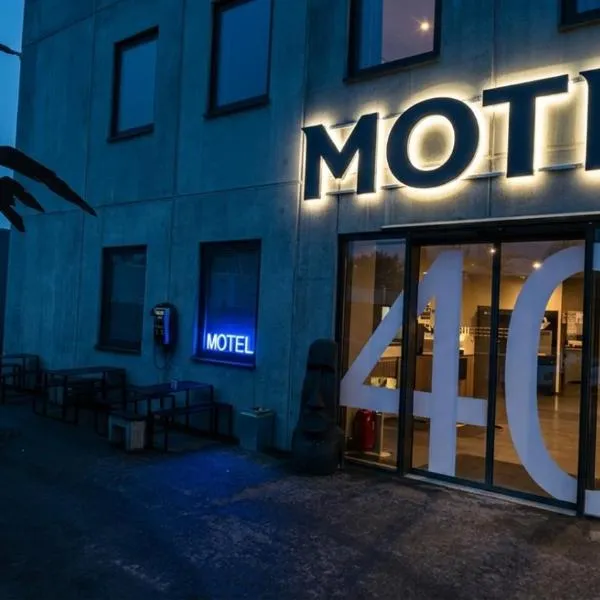 BUSINESS-MOTEL, free massage chairs, secure XL-Parking, 24h-Checkin, Hotel in Heimsheim