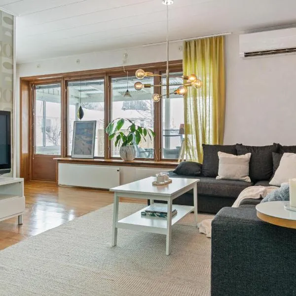 Centralt belägen villa i Öjebyn, Piteå、ピーテオのホテル