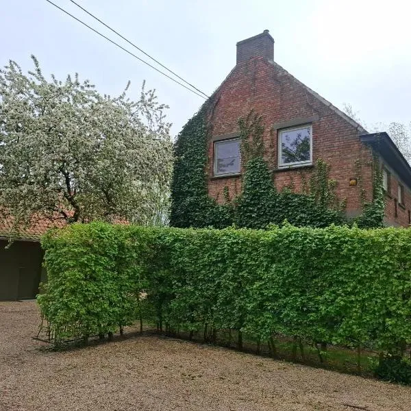 Huis aan Puyenbroeck, khách sạn ở Wachtebeke