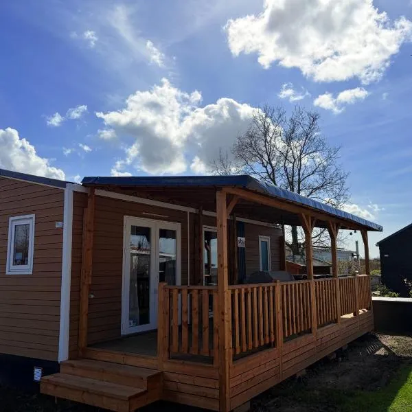 Viesnīca Chalet Meerhuus Lauwersoog pilsētā Luversoge