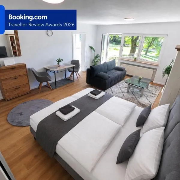 Modernes Apartment in Freudenberg am Main 24h Check-in Terrasse mit Blick ins Grüne privater Parkplatz, Hotel in Freudenberg am Main