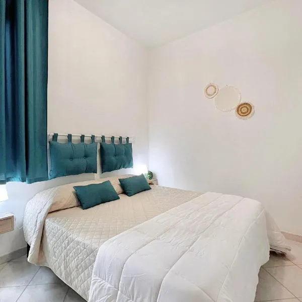 FREE Parking - Right in the Heart of the City - Soggiorno Semplice, hótel í Villasimius