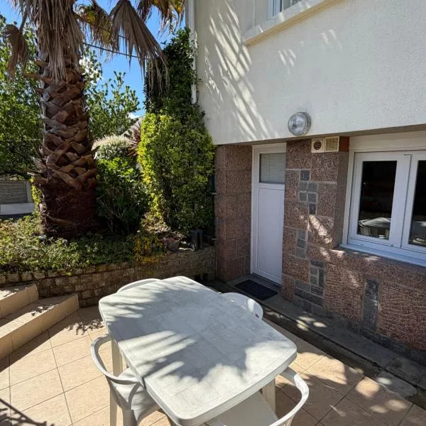 Appartement à deux pas du port de la roche Bernard、ラ・ロシュ・ベルナールのホテル