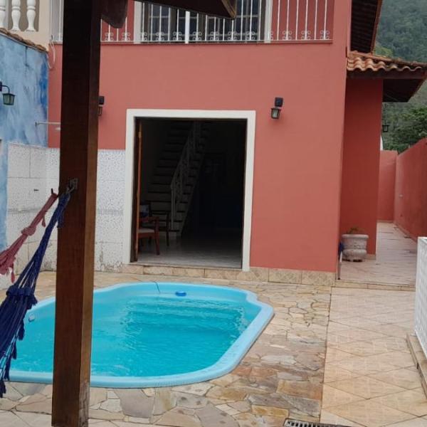 Casa em São Sebastião, próxima à praia!