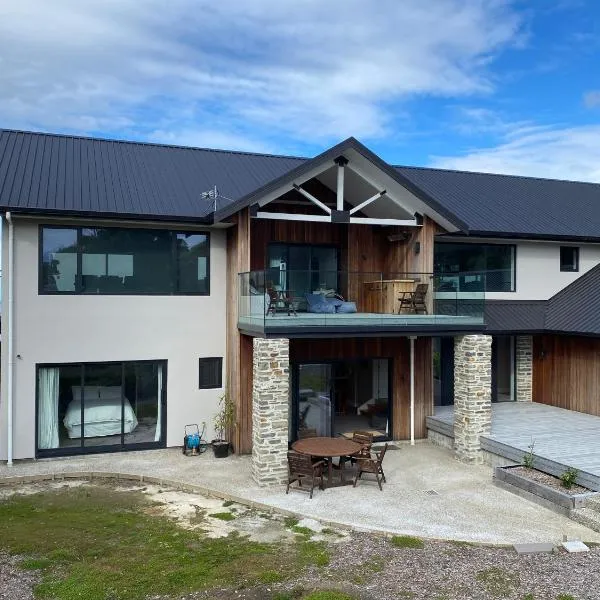 Secluded coastal comfort, hotel a Dunedin
