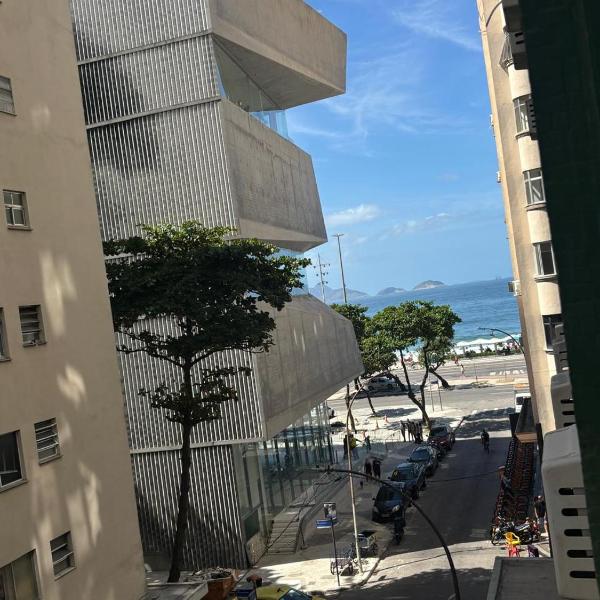 Apartamento beira-mar no coração de copacabana!