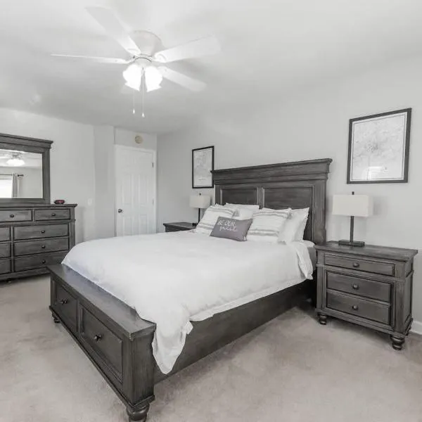 Cozy Nashville Retreat 10 Min to Broadway, Hotel in Nashville
