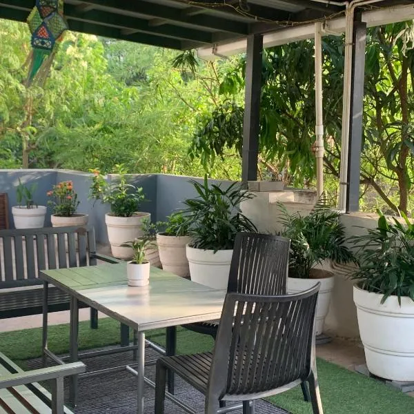 Home Away From Home, hotel Kolhápurban