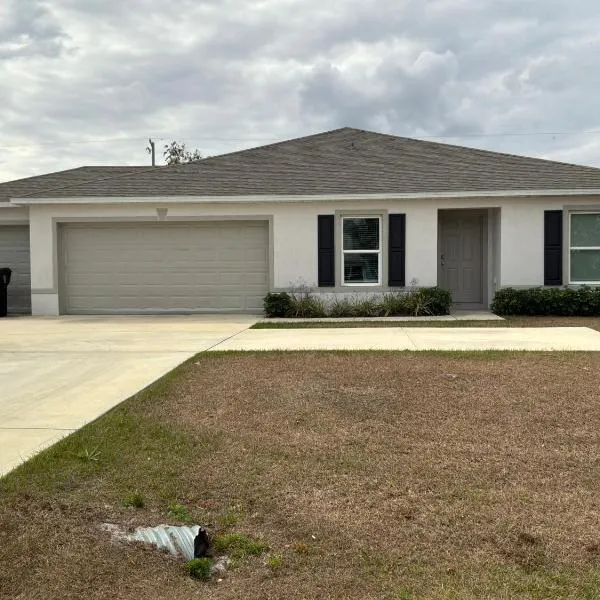 Cameo Home, hotel em Port Saint Lucie