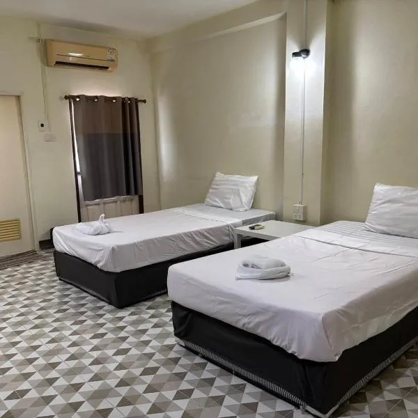 Khamsrithongchai hotel, hotel v destinácii Mukdahan