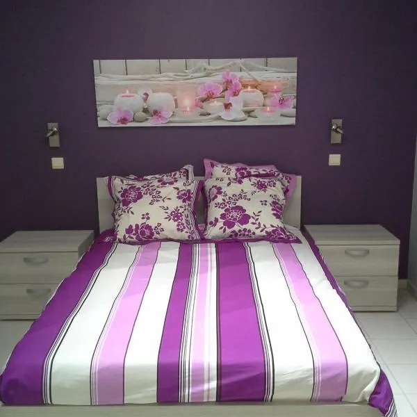 Private, cozy apartment 20 min Brussels Rixensart、Rixensartのホテル