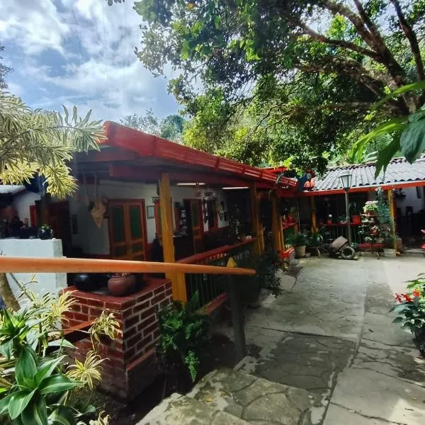 Casa de La Abuela Irene, готель у місті Каларка