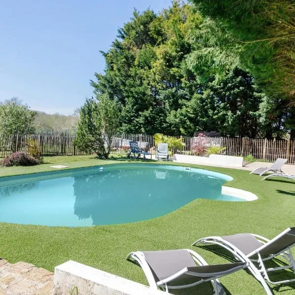 Le Ranch Des Ours, hotel u gradu Champsac