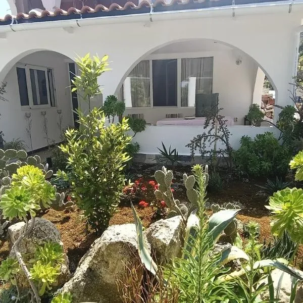 Irini Garden House, hotel v destinaci Vathí