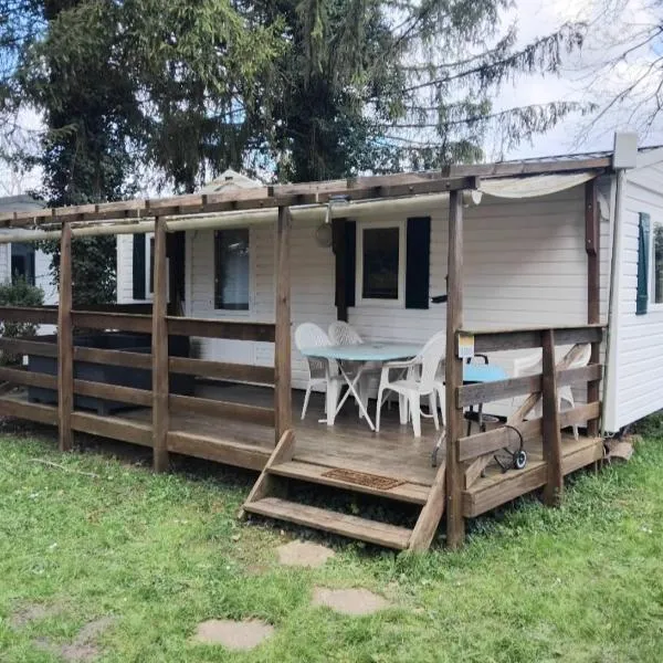 Bienvenue chez regis et jennifer mobilhome 6 personnes il es chauffer climatisé, proche Europa-Park et Rulantica, hotell i Boofzheim