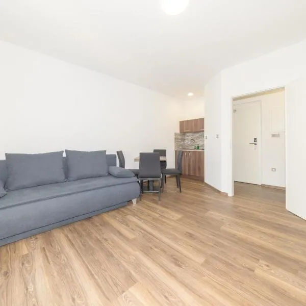 Moderní apartmán s terasou a výhledem, hotel en Doksy