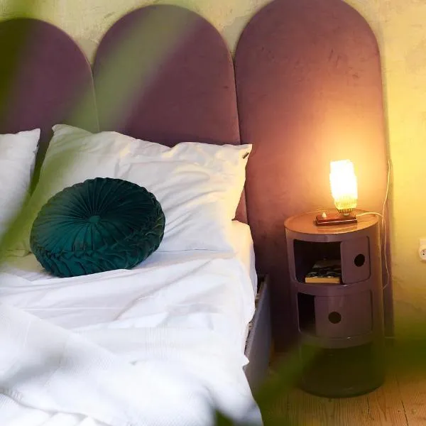 Alma ART B&B, hotel i Dobrovo