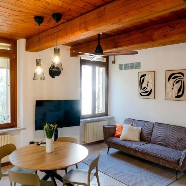 Casa La Neviera - loft con vasca idromassaggio - vicino mare e centro con parcheggio, hotel a Pesaro