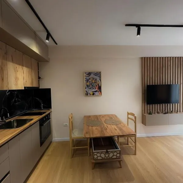 Coral Studio Apartment, hotel u gradu Shëngjin