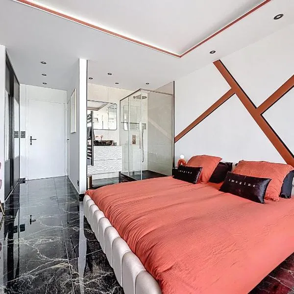 Studio luxe L'Aphrodite C49 avec terrasse vue mer au village naturiste Héliopolis, hotel in Cap d'Agde