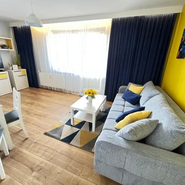 Kawalerka SŁONECZNA osiedle DOBRZEC, hotel in Kalisz