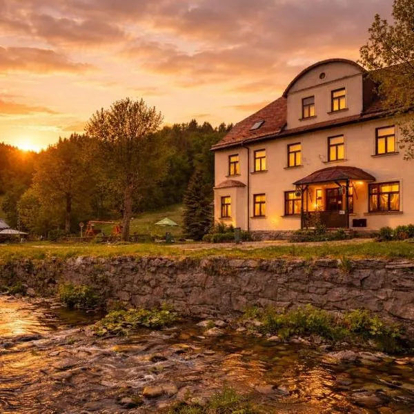 Bouda Morava - snídaně v ceně - klidné Krkonoše โรงแรมในDolni Dvur