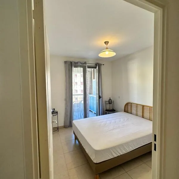 F2 proche des plages Juan les pins, hôtel à Antibes