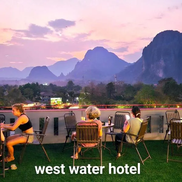 west water hotel, hotel in Vang Vieng