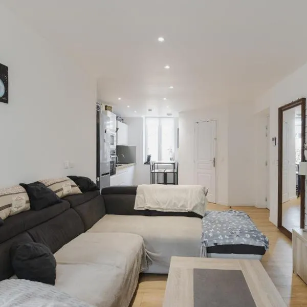 Grand appartement duplex - Gare & centre - Climatisé, hotel u gradu 'Bourg-en-Bresse'
