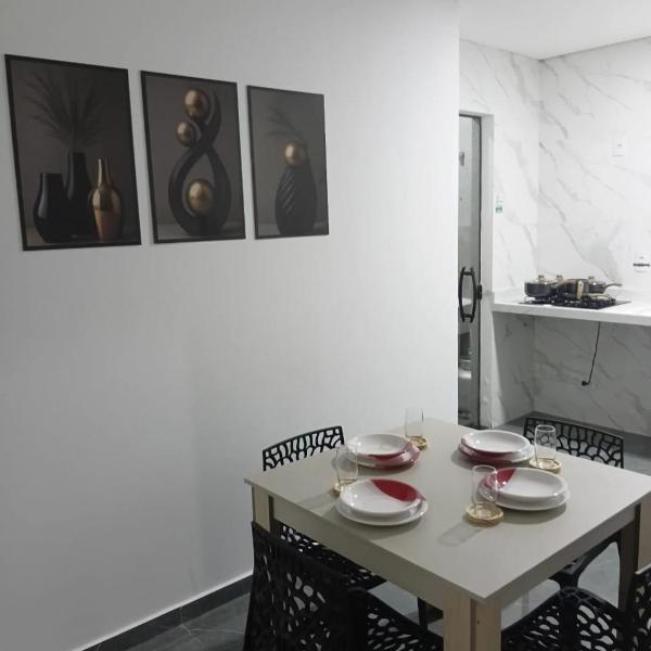 Casa nova, completa, 3 quartos 1 com ar condicionado