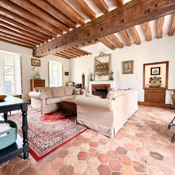 Former riverside rectory, hotelli kohteessa Nanteau-sur-Lunain