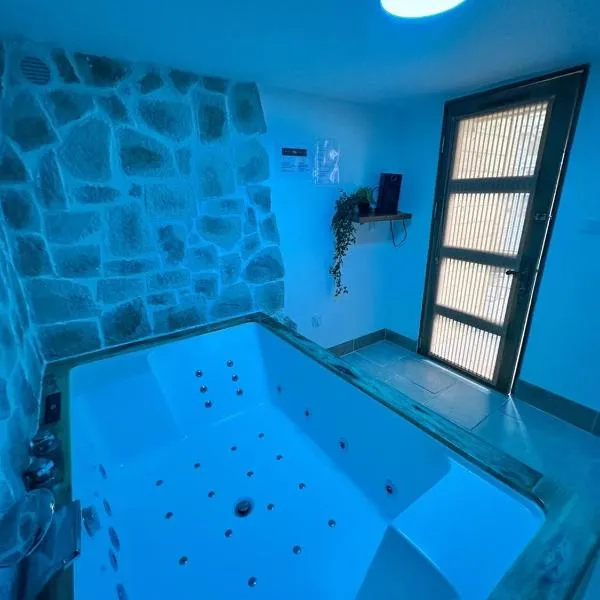 Cocon détente & Jacuzzi(Balnéo), hotel a Dieppe