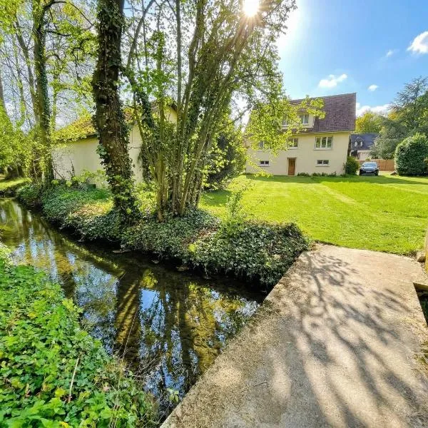 Villa 10-14 guests - 180m2 - private forest - CDG 7min - Disney 20min, hotel em Claye-Souilly