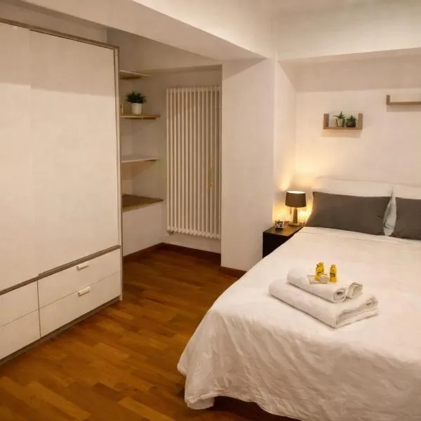 Cavour Luxury Apartment, хотел в Бриндизи