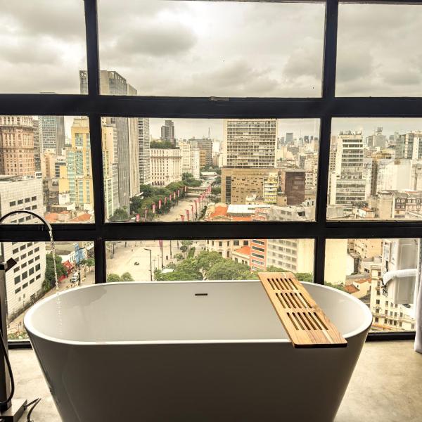 Hot tub 120 home theater smart toilet view