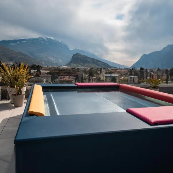 HOODY ACTIVE & HAPPINESS HOTEL, hotel en Arco