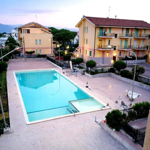 Plejadi Sea & Pool Apartment - Ceriale, hotel Cerialéban