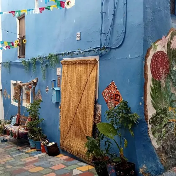 LA CASA AZUL، فندق في تشيلفا