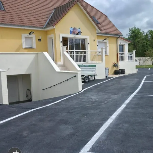 MADAME, hotel din Clérey