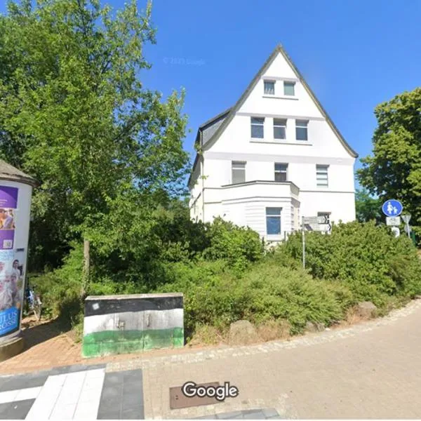 Nigella Apartment direkt am Hauptbahnhof Celle für 6 Personen mit kostenfreiem Parkplatz Voll ausgestatteter Küche Elite Standard, hotel di Celle