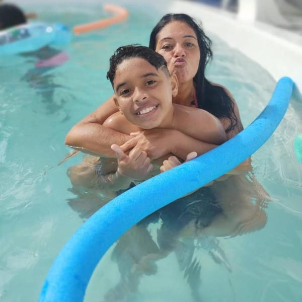 Pousada Cabo Frio com Piscina, Estacionamento, Ar-condicionado - Suítes Completas e Cozinha Compartilhada! - Foto 4
