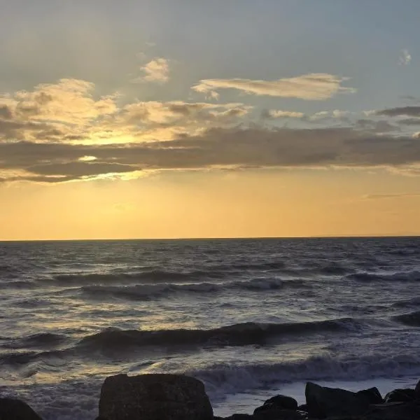 Barmouth wave - Sunnysands Holiday Park sea view caravan, hotel v destinaci Llanddwywe