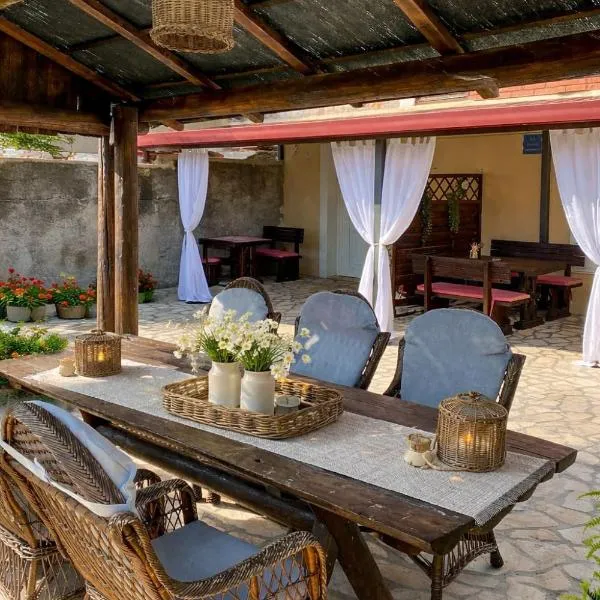 Apartmani AJP Posedarje, hotel di Posedarje