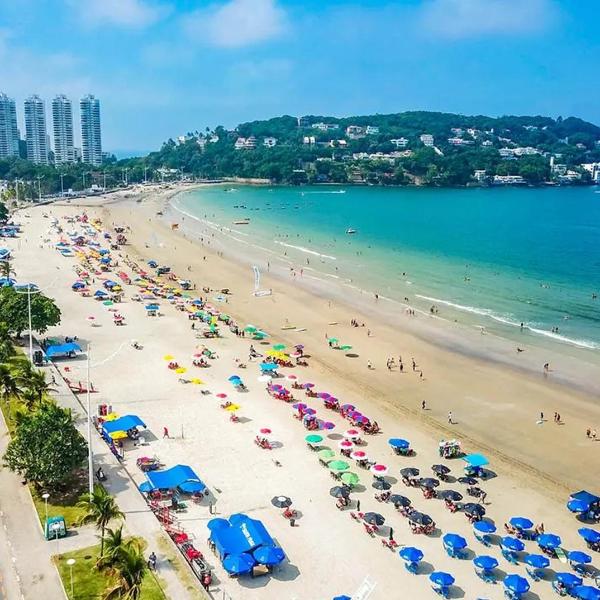 Apartamento duplex-300 metros da Praia da Enseada