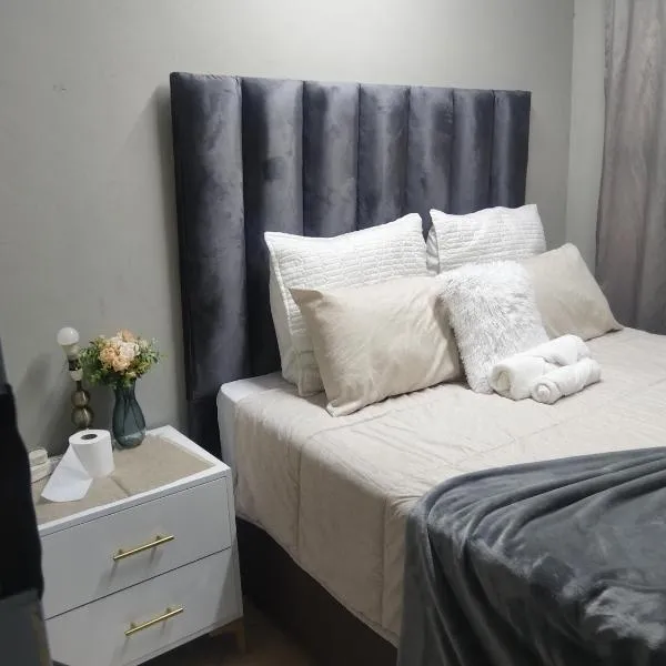 Soshanguve Lux Accom Room 02, готель у місті Soshanguve