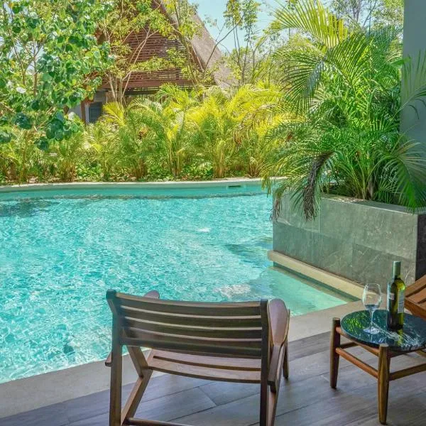 Paramar Noir Swim-Up Suite Aldea Zama, hotell i Tulum