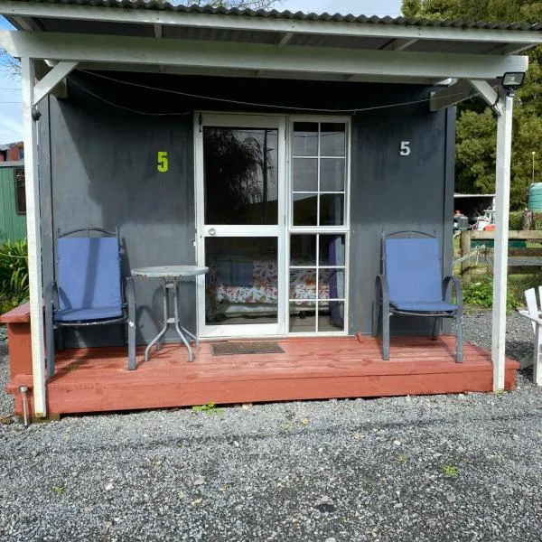 Waitomo Farmstay - Kiwi Cabin 5, hotel a Coves de Waitomo