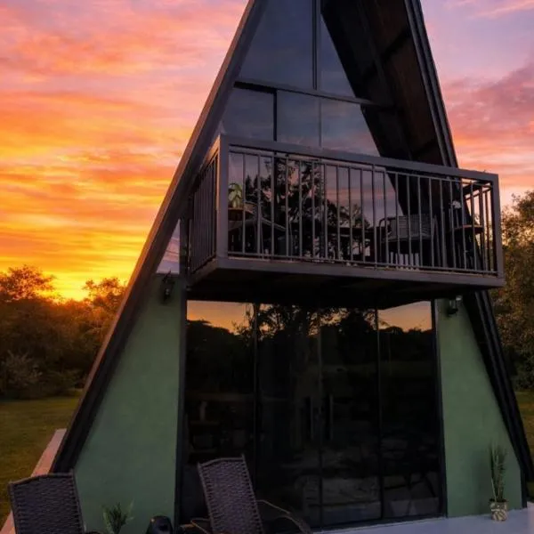 Chalé em Frente ao Terroir Pantanal, готель у місті Акідауана