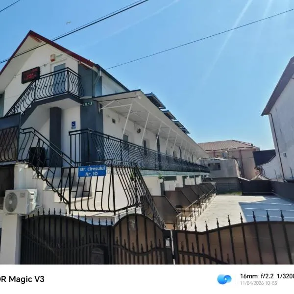 Radel House, hótel í Costinesti
